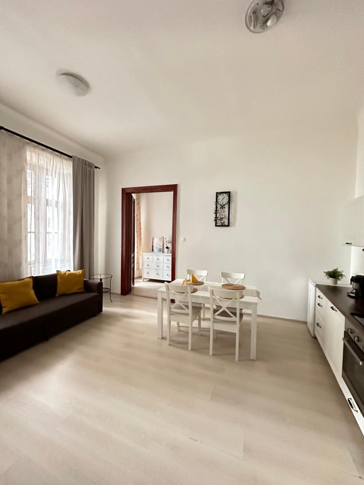 Apartment In Historical Part - Old Town Top Address Bratislava Extérieur photo